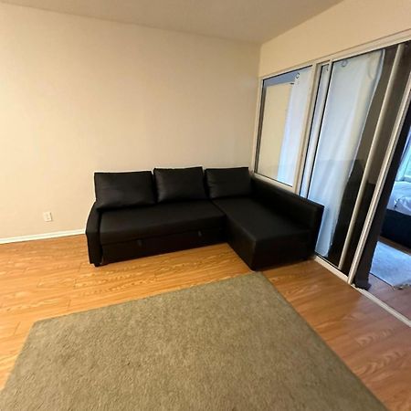 Best Location In Downtown- Walking To Eaton Centre, Nathan Phillips Square, Yonge-Dundas, Ikea,Transit Toronto Eksteriør billede