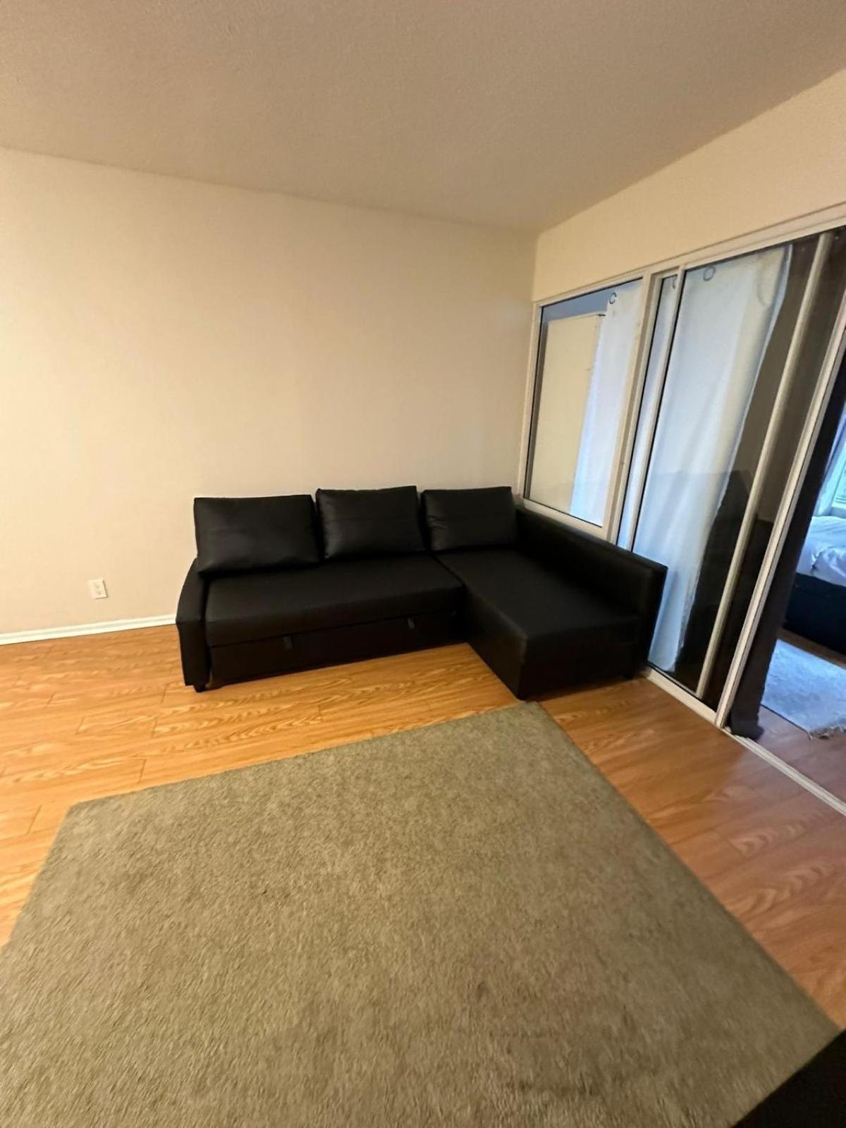 Best Location In Downtown- Walking To Eaton Centre, Nathan Phillips Square, Yonge-Dundas, Ikea,Transit Toronto Eksteriør billede