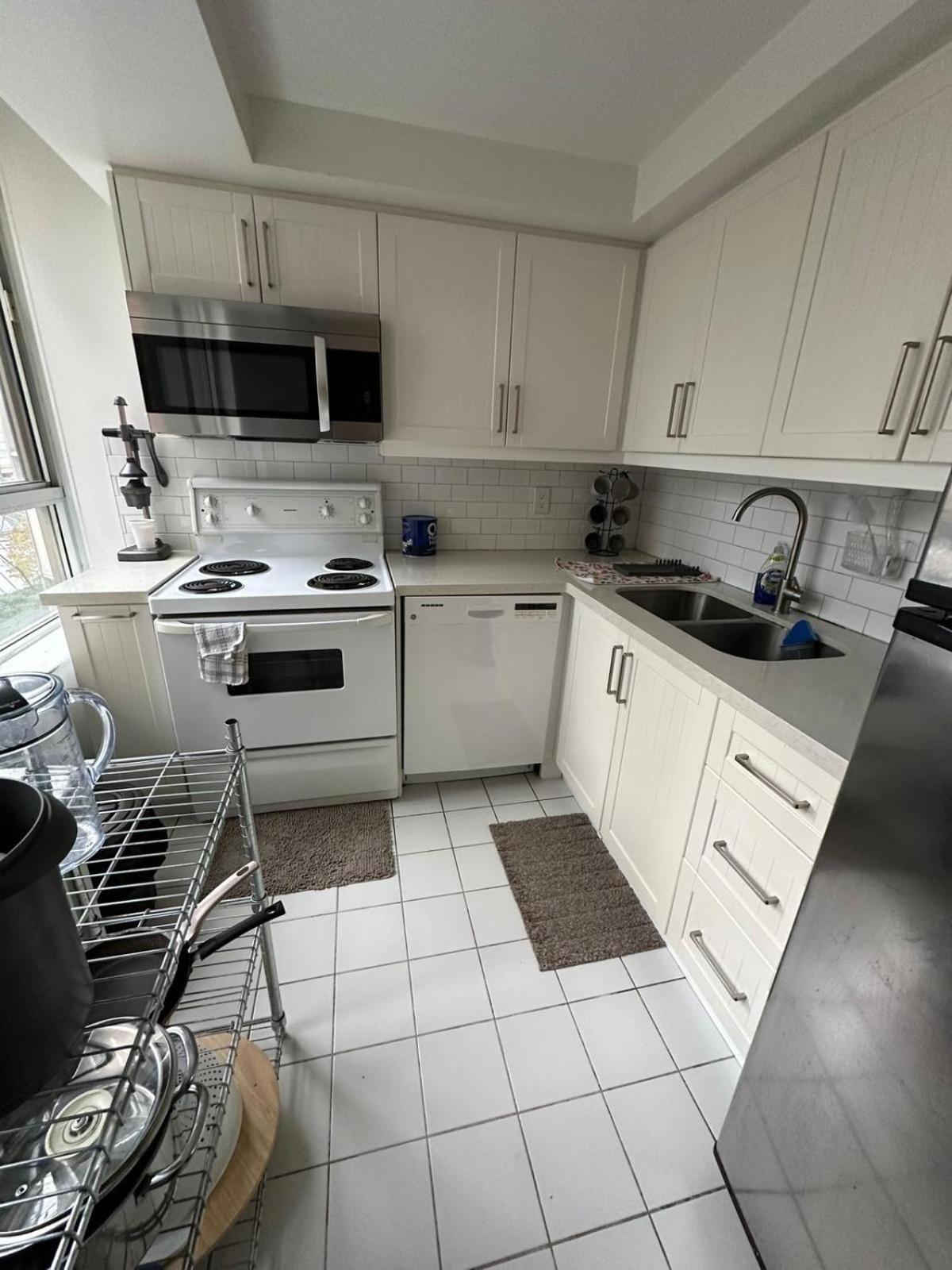 Best Location In Downtown- Walking To Eaton Centre, Nathan Phillips Square, Yonge-Dundas, Ikea,Transit Toronto Eksteriør billede